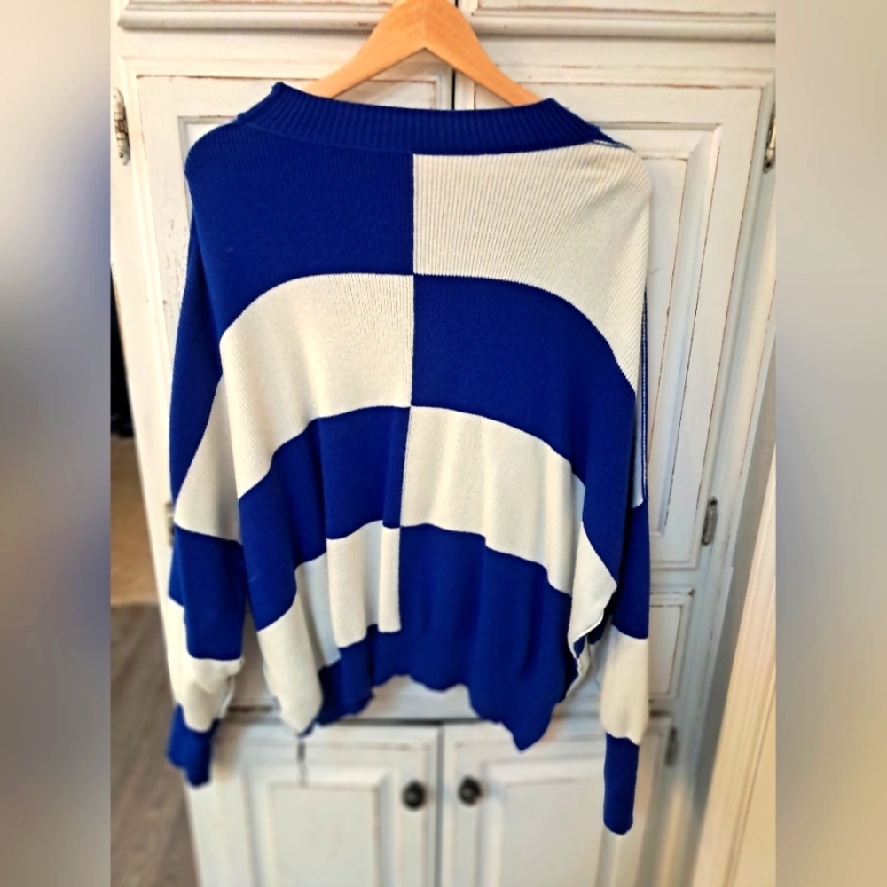 Bold Ravenclaw STYLE Blue and White Turtleneck Sweater XL Harry Potter Colors